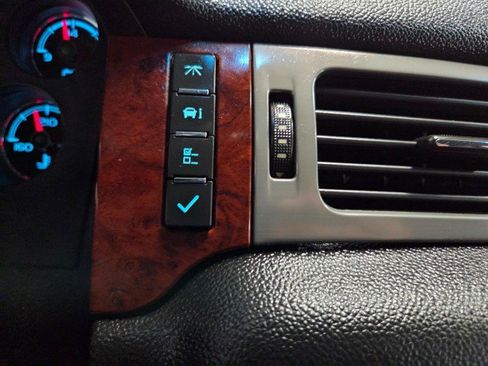 Used 2011 GMC Sierra 2500 SLT w/ SLT Convenience Package image 50