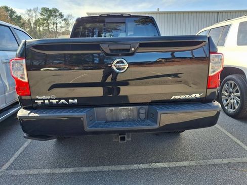 Used 2019 Nissan Titan PRO-4X image 5