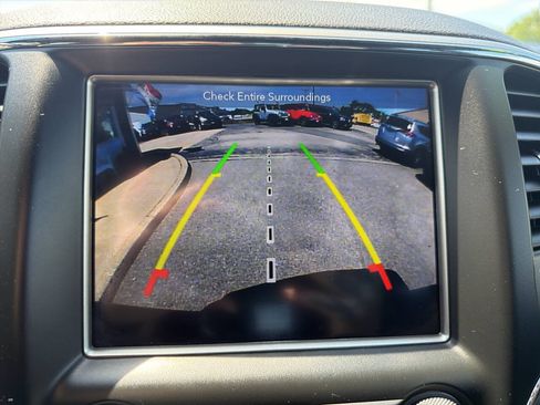 Used 2018 Jeep Grand Cherokee Altitude AWD/4WD image 18