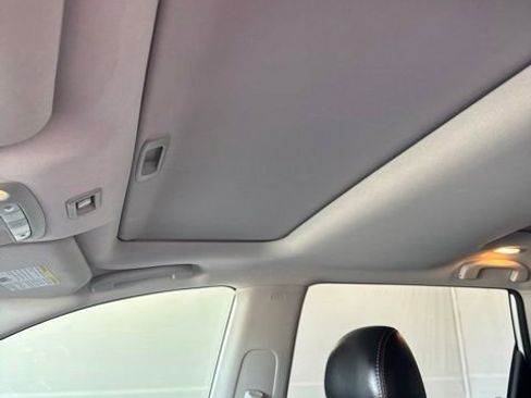 Certified 2020 Nissan Pathfinder SL FWD image 3