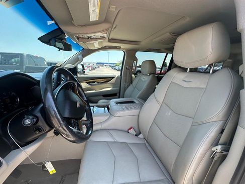 Used 2018 Cadillac Escalade ESV Premium Luxury AWD/4WD image 12