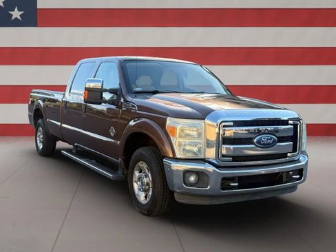 Used 2011 Ford F250 XLT w/ XLT Premium Pkg image 3