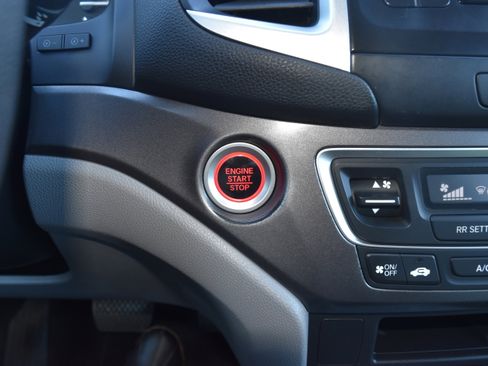 Certified 2017 Honda Pilot LX image 15