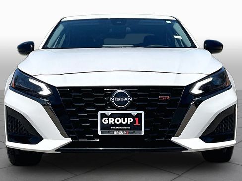 Certified 2024 Nissan Altima 2.5 SR w/ SR Premium Package FWD image 4