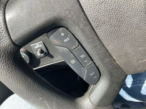 Used 2019 Chevrolet Express 2500 w/ Driver Convenience Package RWD image 24