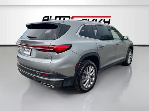 Used 2025 Buick Enclave Preferred AWD/4WD image 7