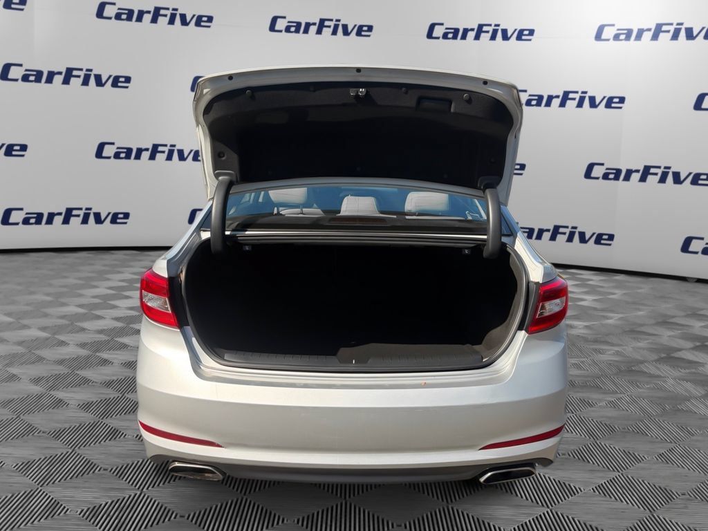 Used 2015 Hyundai Sonata Sport w/ Option Group 03 FWD image 10