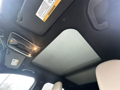 Certified 2025 Mercedes-Benz GLC 300 4MATIC image 33