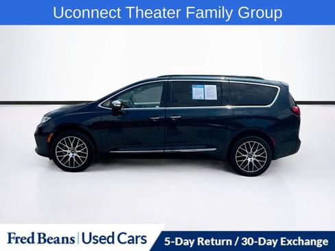 Used 2022 Chrysler Pacifica Limited w/ Uconnect Theater Family Group AWD/4WD image 5