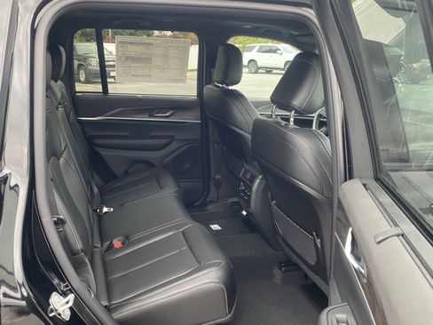 New 2025 Jeep Grand Cherokee Limited image 30