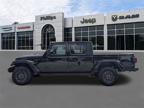 New 2025 Jeep Gladiator Sport image 7