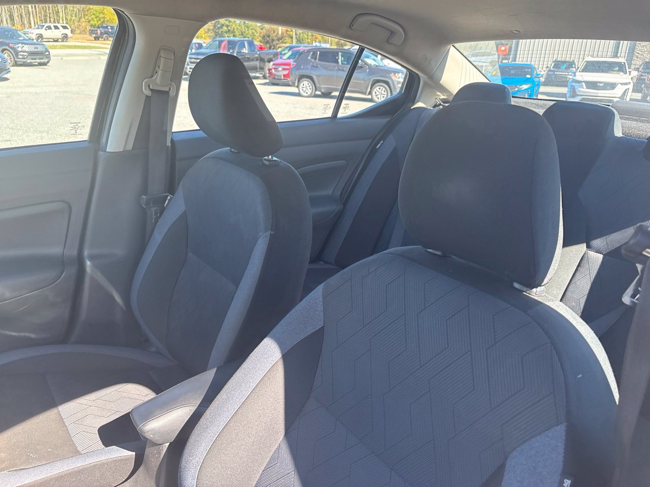 Used 2025 Nissan Versa SV FWD image 3