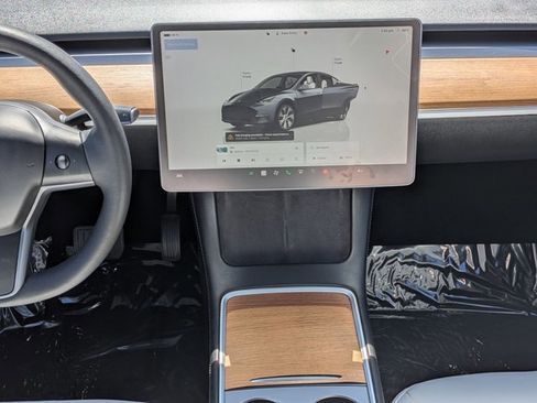 Used 2023 Tesla Model Y Long Range AWD/4WD image 12