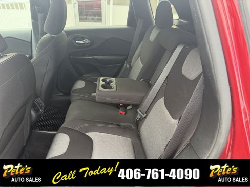 Used 2016 Jeep Cherokee Sport w/ Cold Weather Group AWD/4WD image 11