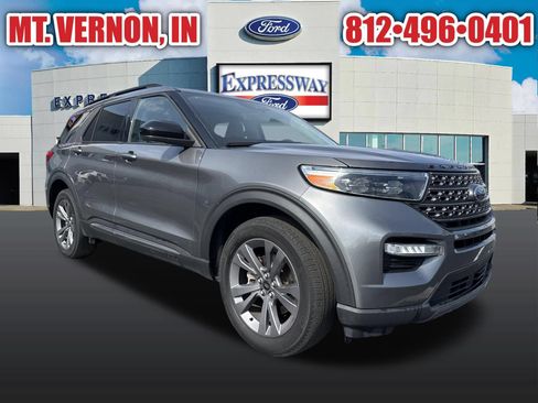 Used 2023 Ford Explorer XLT w/ Equipment Group 202A AWD/4WD image 3