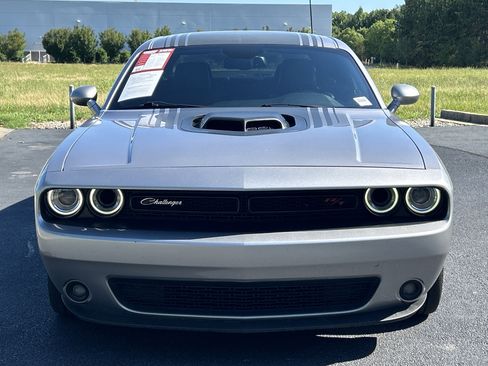 Used 2016 Dodge Challenger R/T Plus RWD image 3