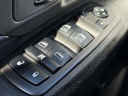 Used 2024 RAM 1500 Classic SLT image 17