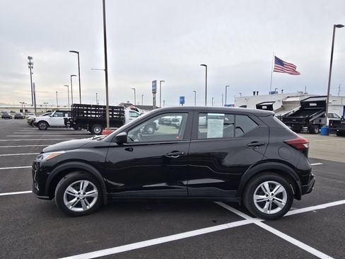 Used 2024 Nissan Kicks S image 11
