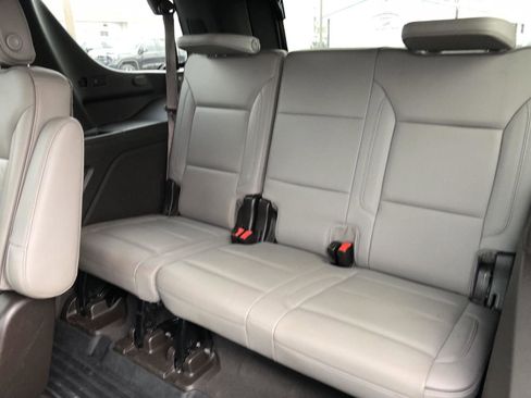 Used 2021 GMC Yukon SLT w/ SLT Premium Package image 19
