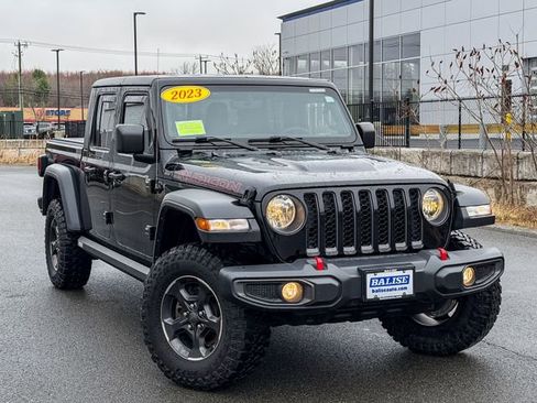 Used 2023 Jeep Gladiator Rubicon w/ Trailer Tow Package AWD/4WD image 1