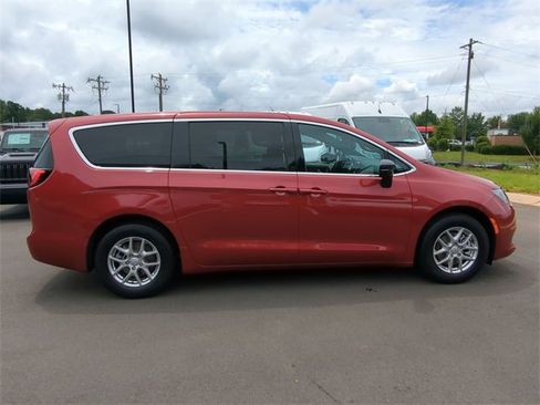 New 2026 Chrysler Voyager LX image 20