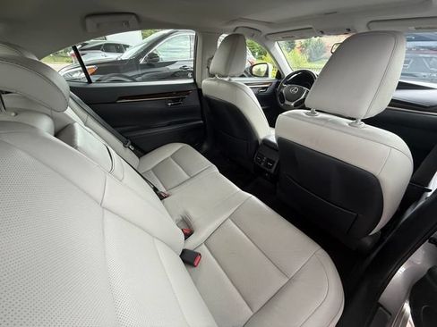 Used 2015 Lexus ES 350 w/ Luxury Package FWD image 4