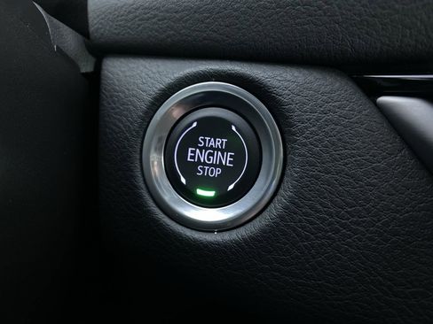 Certified 2024 Cadillac XT4 Premium Luxury image 9