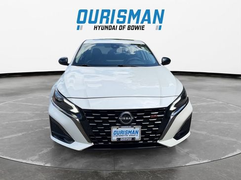 Used 2024 Nissan Altima 2.5 SR w/ SR Premium Package FWD image 8