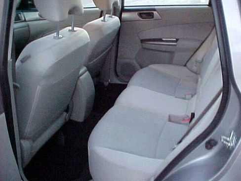 Used 2011 Subaru Forester 2.5X image 10