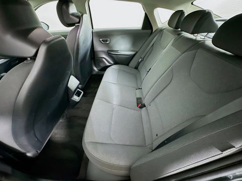 Used 2025 Kia K4 LXS image 27