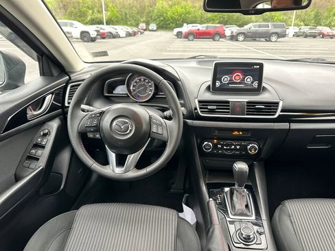 Used 2016 MAZDA MAZDA3 i Touring w/ Popular Equipment Package FWD image 17