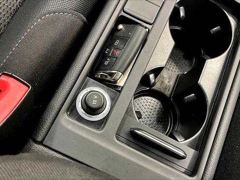 Used 2019 Volkswagen e-Golf SE w/ Driver Assistance Package image 35