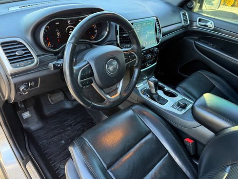 Used 2019 Jeep Grand Cherokee Limited w/ Luxury Group II image 16