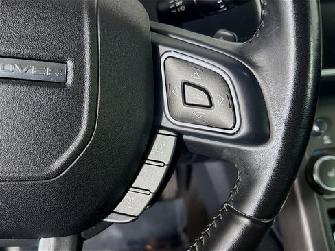 Used 2019 Land Rover Range Rover Evoque SE image 15