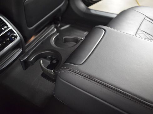 Used 2022 BMW 750i xDrive 750i xDrive w/ Executive Package image 21