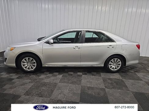 Used 2014 Toyota Camry LE FWD image 6