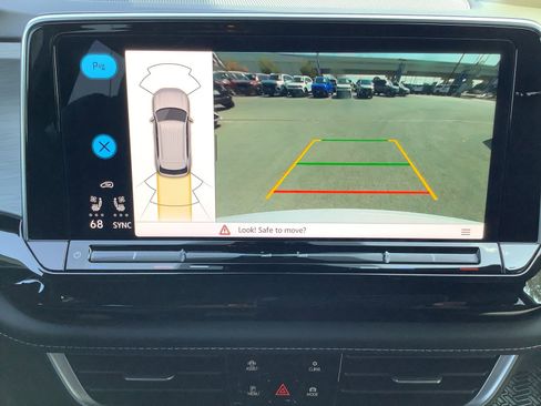 New 2026 Volkswagen Atlas Cross Sport SE image 16