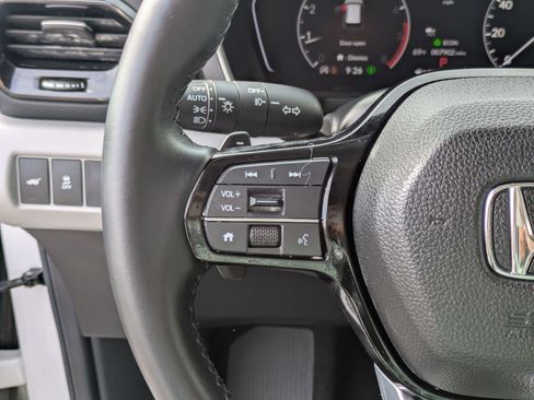 Used 2025 Honda Pilot EX-L image 19