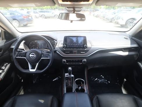 Certified 2025 Nissan Altima 2.5 SR FWD image 12