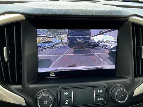 Used 2022 GMC Terrain SLT w/ Elevation Edition image 25