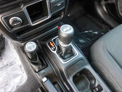 Used 2021 Jeep Wrangler Sport AWD/4WD image 22