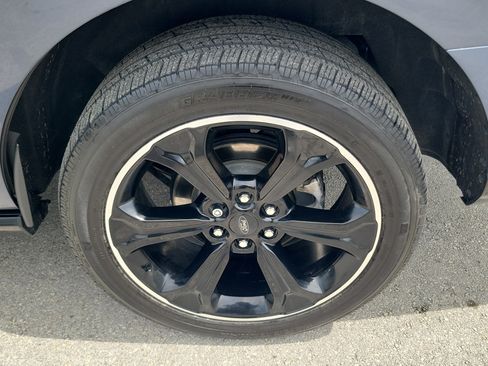 Used 2023 Ford Expedition Limited RWD image 12