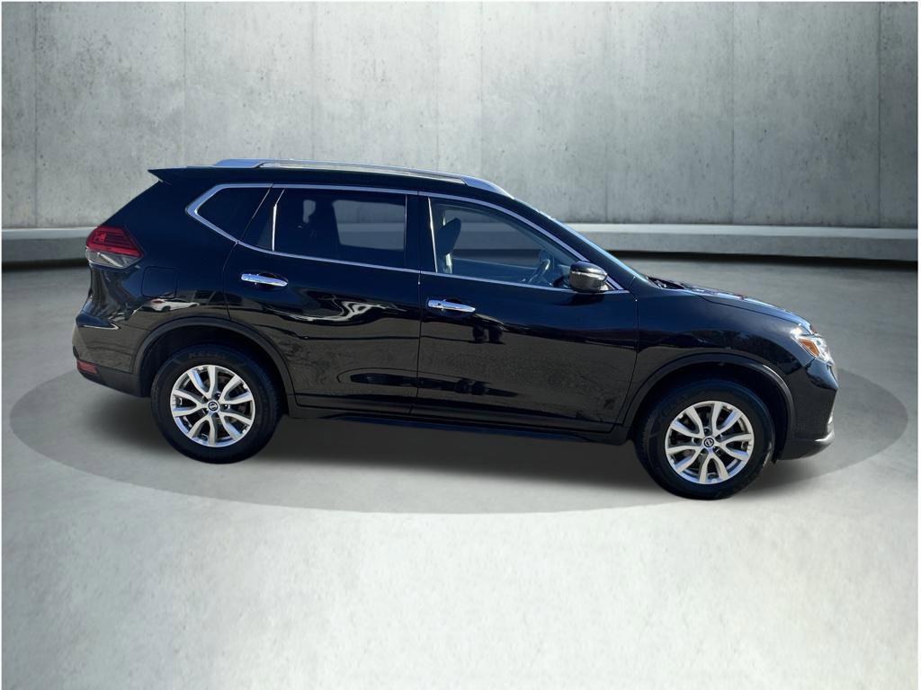 Used 2017 Nissan Rogue SV AWD/4WD image 7