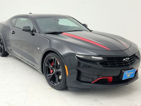 Certified 2021 Chevrolet Camaro LT image 9