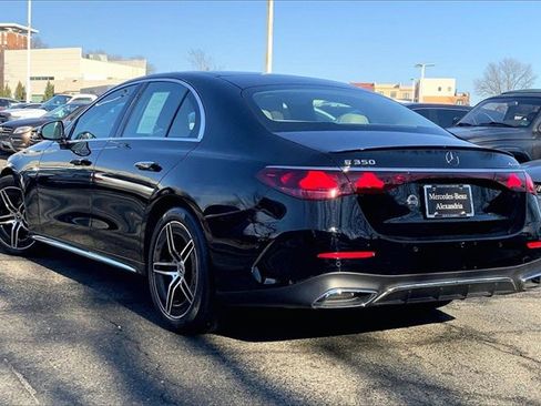 Used 2025 Mercedes-Benz E 350 4MATIC Sedan image 10