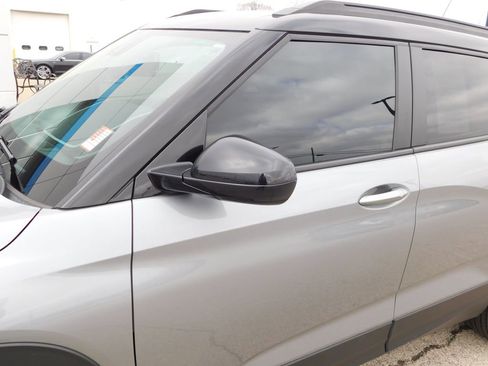 Used 2023 Chevrolet TrailBlazer RS w/ Convenience Package image 11