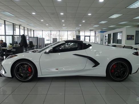 Used 2024 Chevrolet Corvette Stingray Preferred Cpe w/ Z51 Performance Package image 4