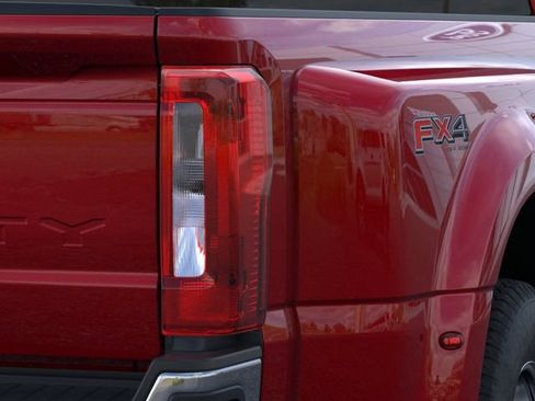 New 2026 Ford F350 4x4 Crew Cab DRW Super Duty image 21