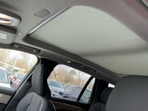 New 2026 Volvo XC90 T8 Plus w/ Protection Package Premier AWD/4WD image 17