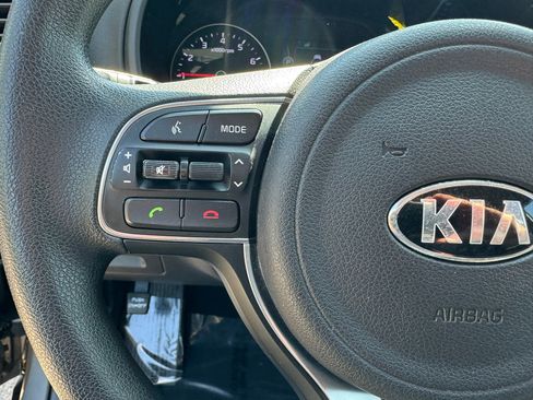 Used 2018 Kia Sportage LX AWD/4WD image 18